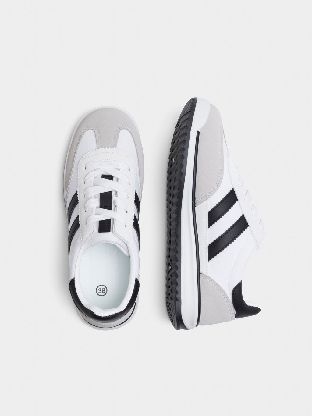 Retro chic urban sneakers