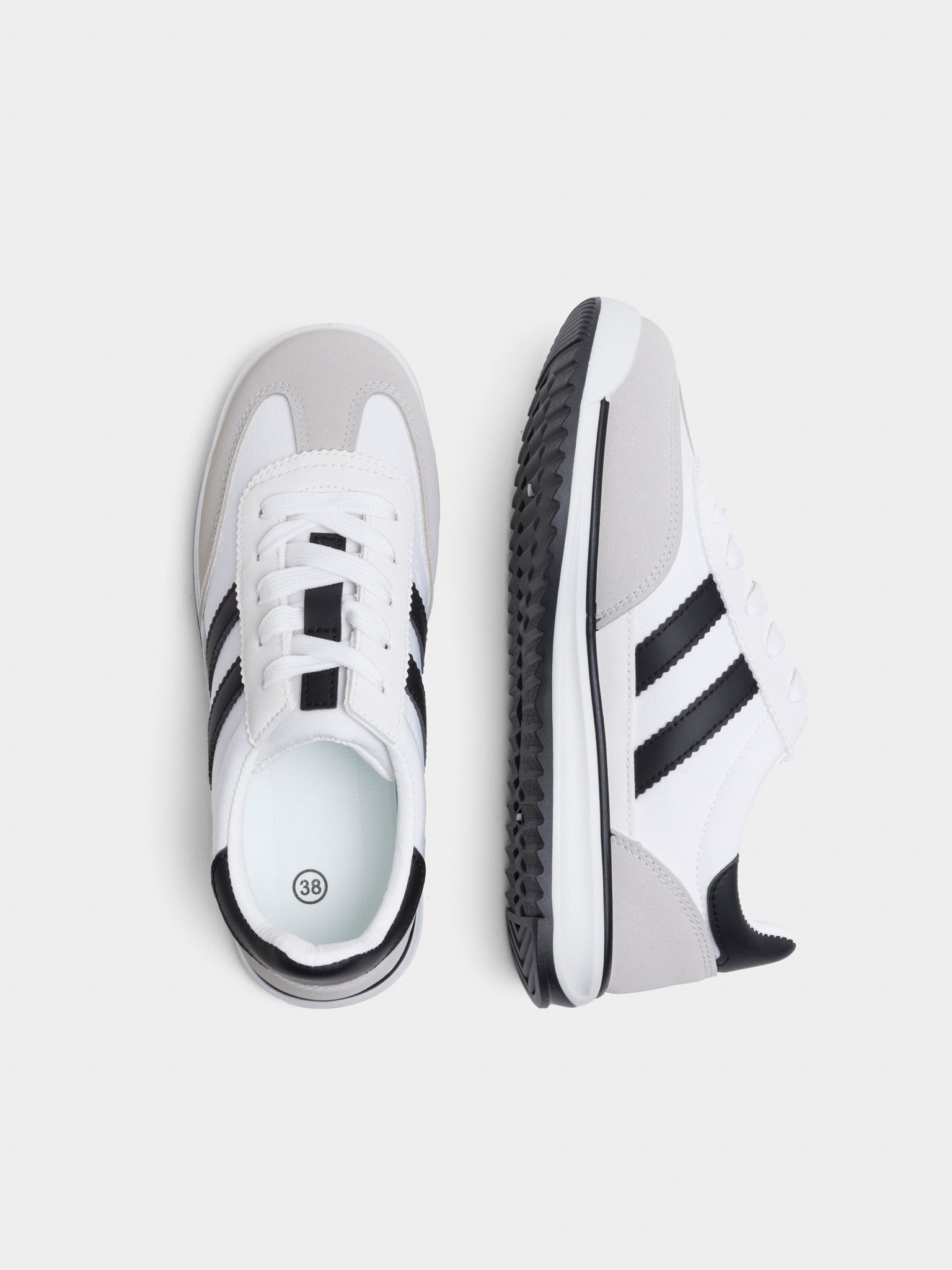 Retro chic urban sneakers