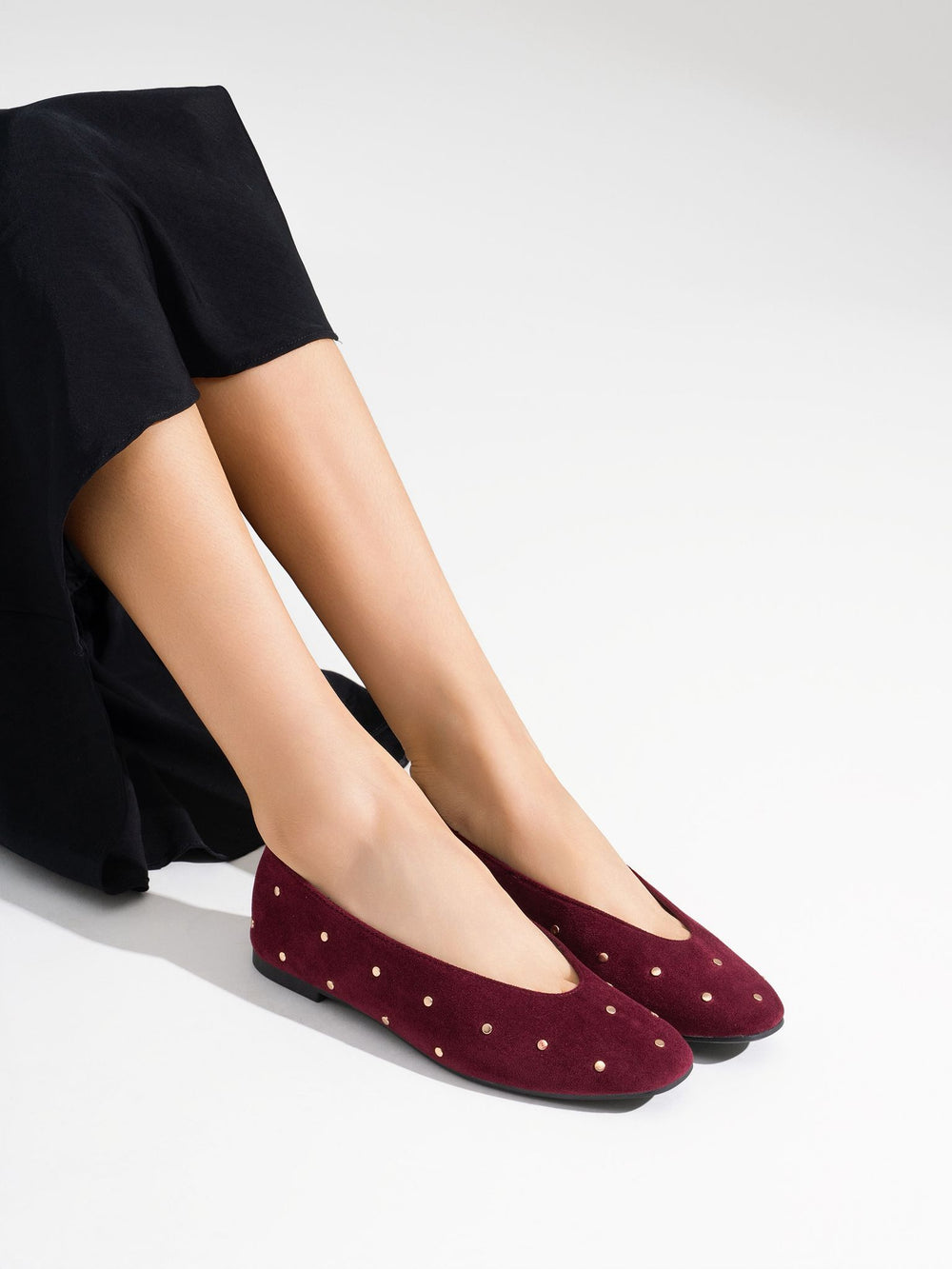 Bailarinas Burgundy Studs