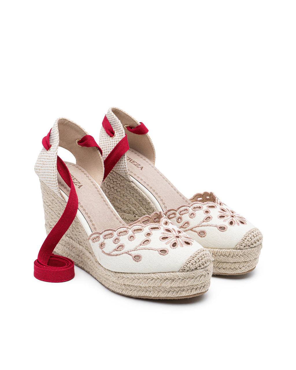 Cala Roja embroidered wedges
