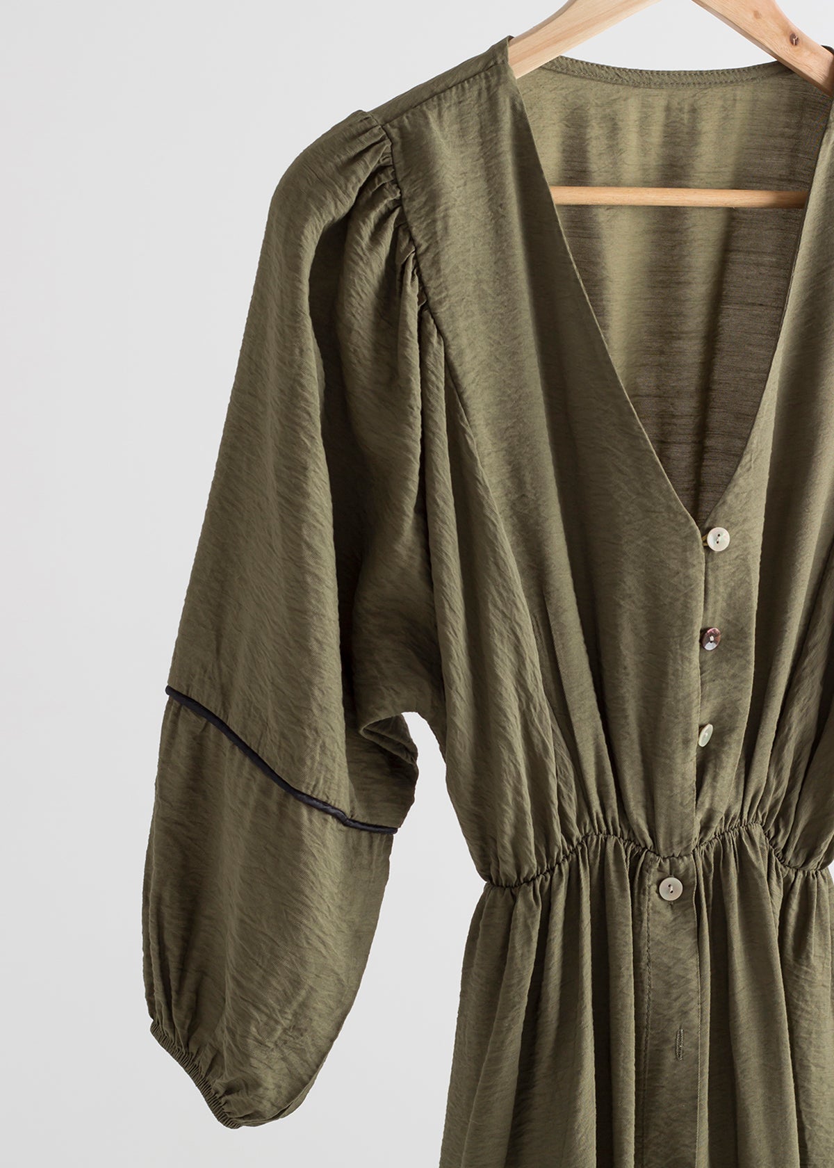 Long green Essence dress