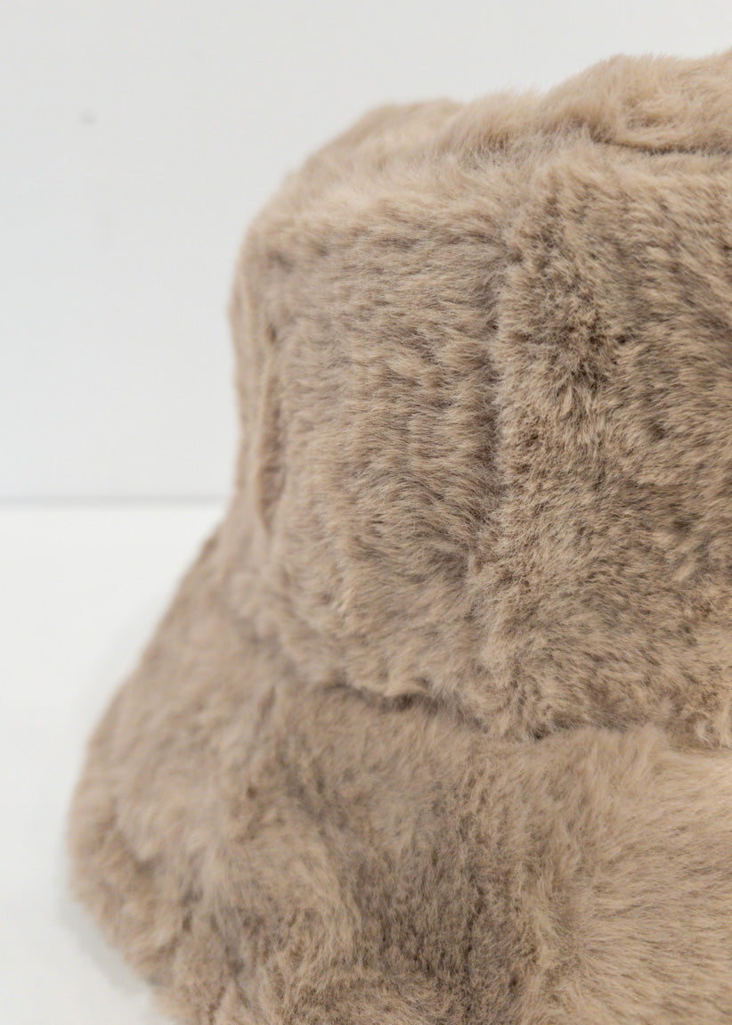 Beige velvet hat Muss