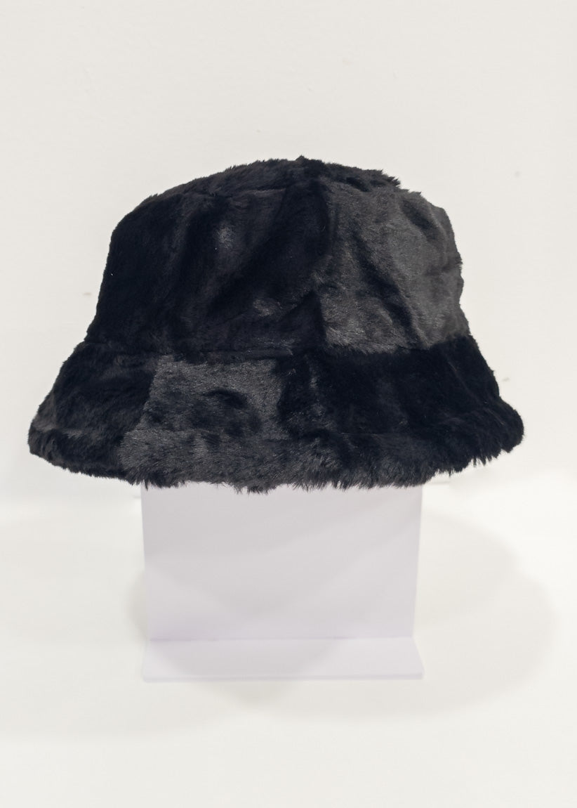 Black velvet hat Muss